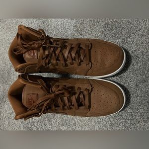 Dunk Hi-Top women’s 9.5 chocolate
